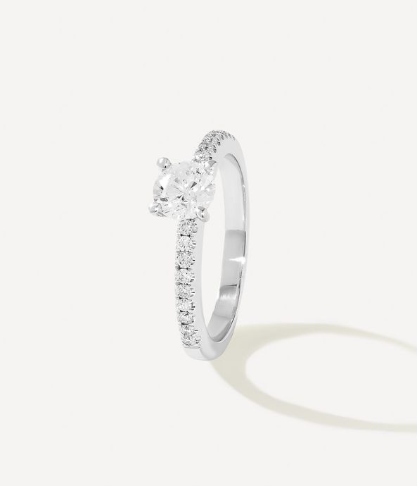 anel-de-noivado-solitario-de-ouro-branco-com-diamantes