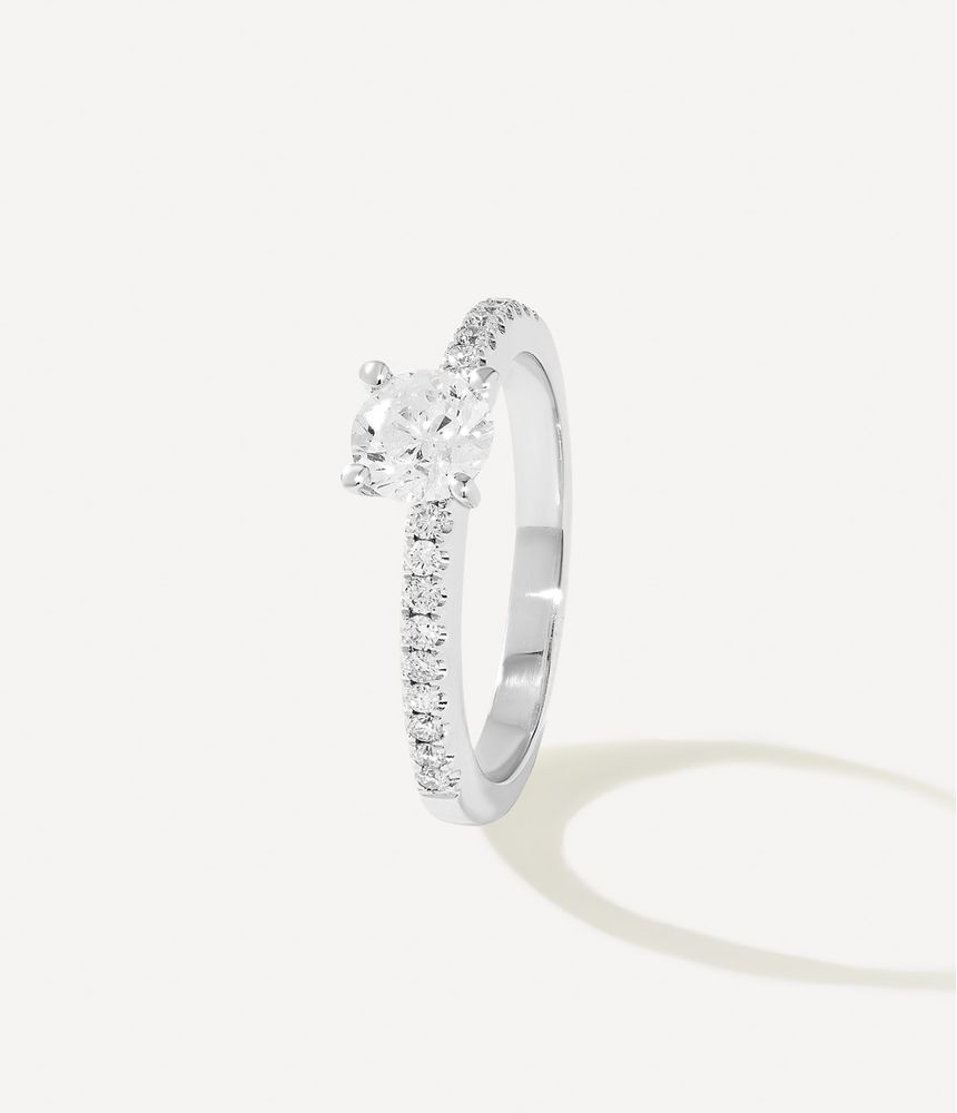 anel-de-noivado-solitario-de-ouro-branco-com-diamantes