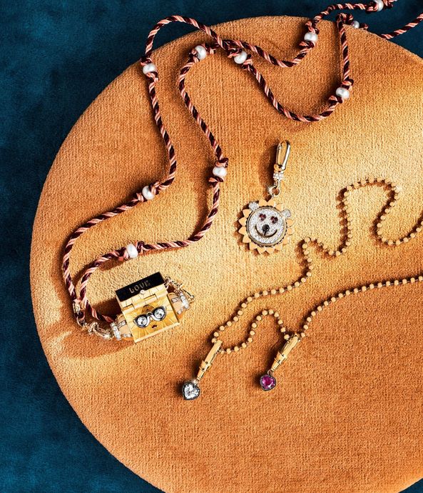 pingente-leao-de-ouro-com-diamantes