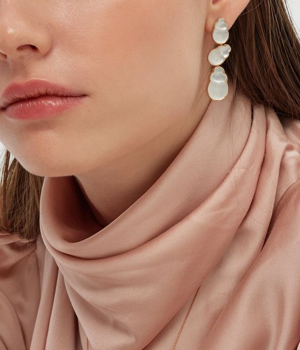 brinco-lito-conchas-de-ouro-com-madreperola