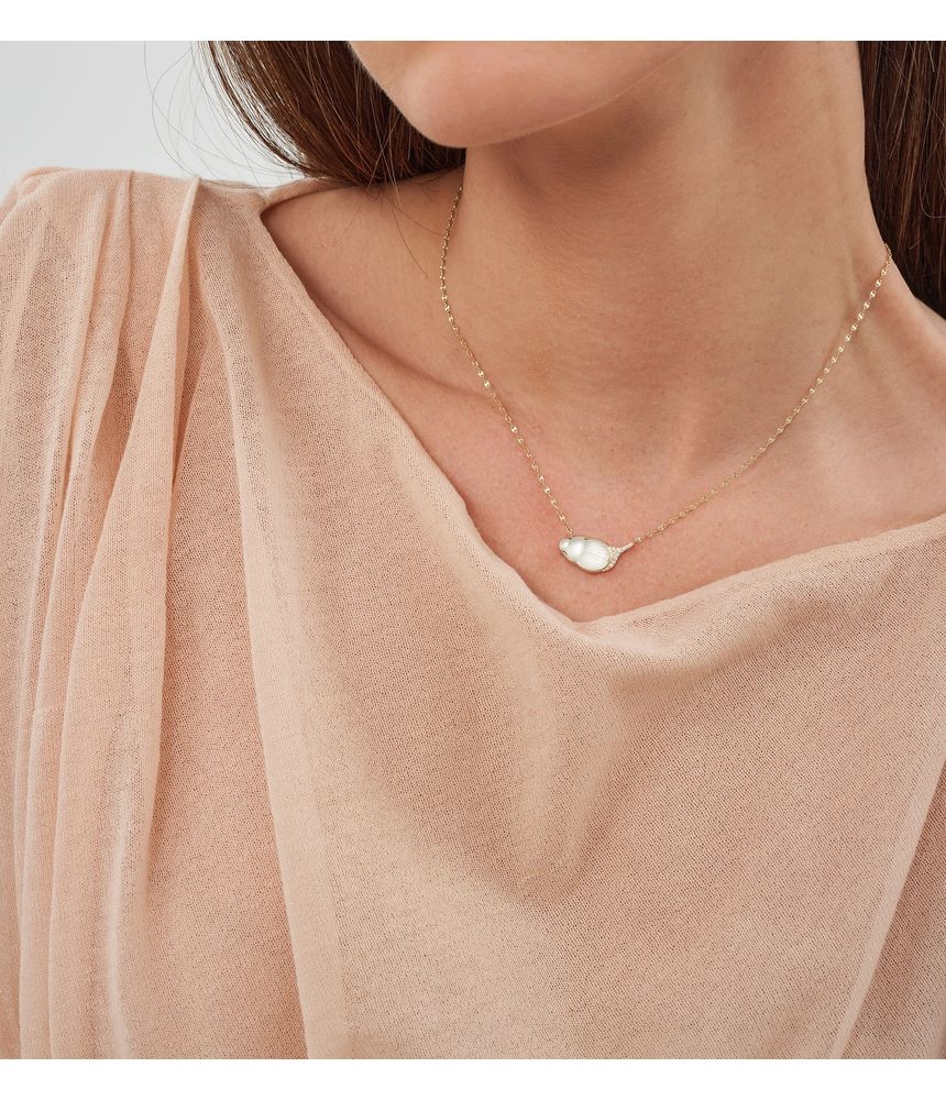 colar-com-pingente-lito-concha-de-ouro-com-madreperola