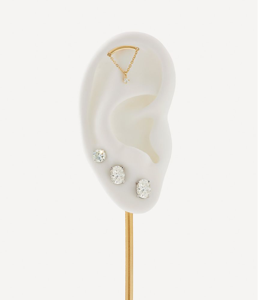 brinco-solitario-de-ouro-branco-com-diamante-brilhante