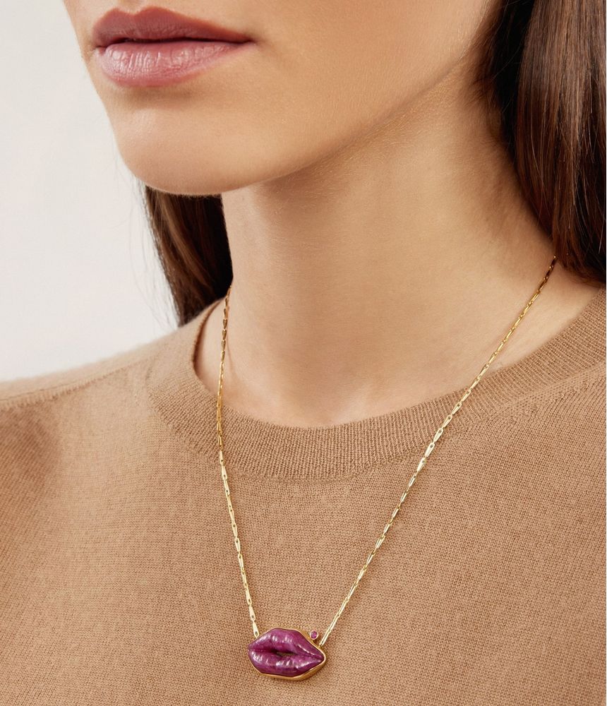 colar-com-pingente-boca-lito-de-ouro-com-rubi