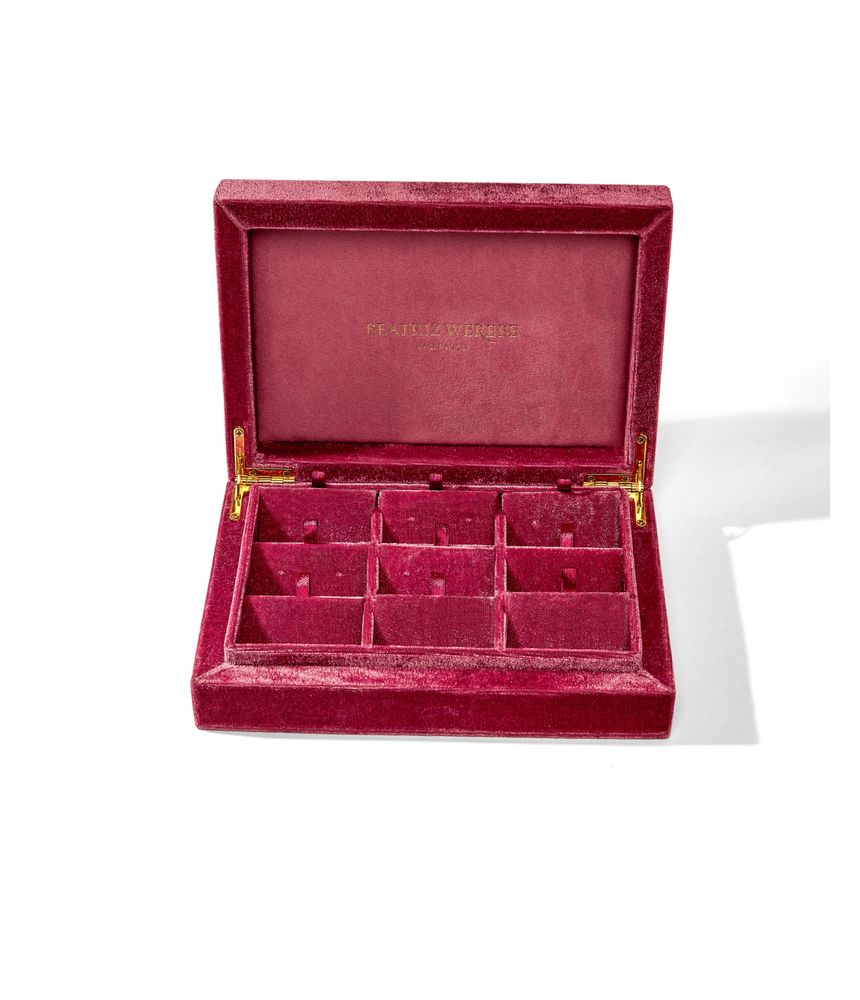 caixa-de-joias-para-brincos-e-piercings-beatriz-werebe-de-veludo