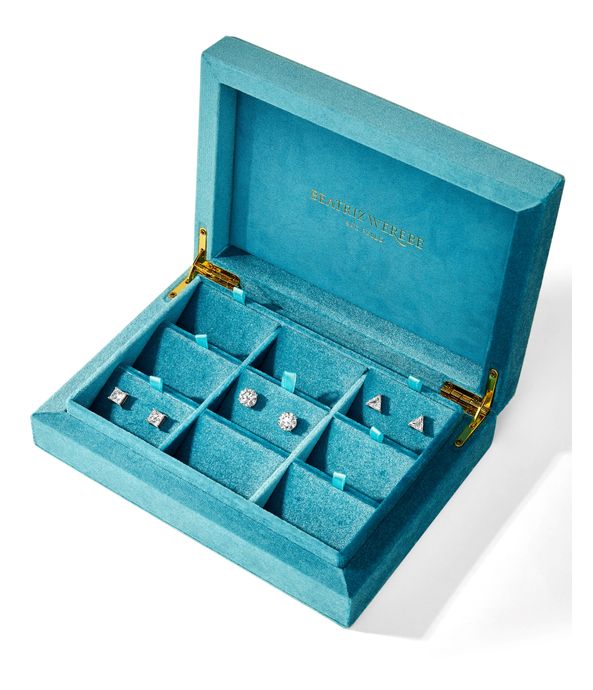 caixa-de-joias-para-brincos-e-piercings-beatriz-werebe-de-veludo