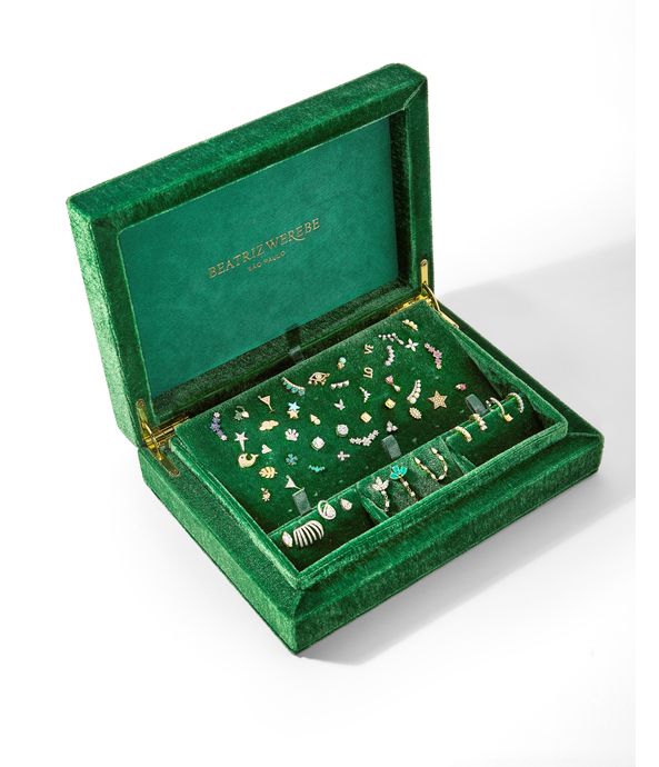 caixa-de-joias-para-brincos-e-piercings-beatriz-werebe-de-veludo