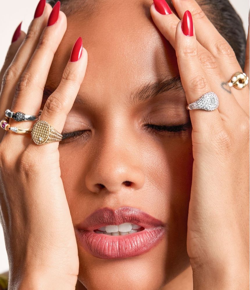 anel-de-dedinho-yvonne-leon-de-ouro