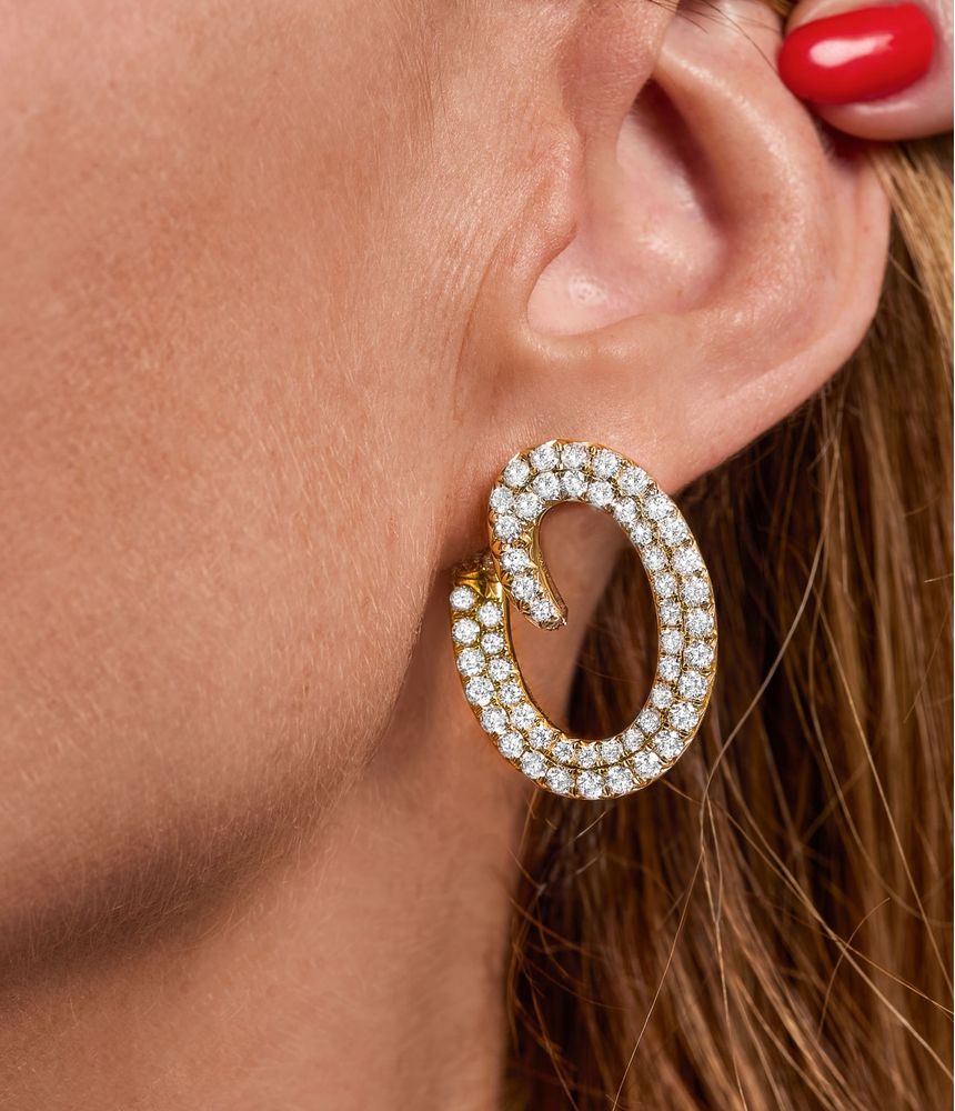 brinco-de-ouro-amarelo-e-branco-cravejado-de-diamantes