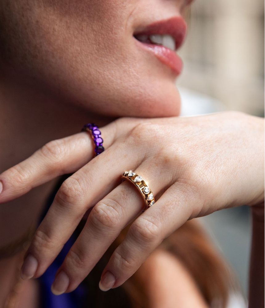 anel-alianca-inteira-purple-rhodium-band-de-ouro-com-ametistas