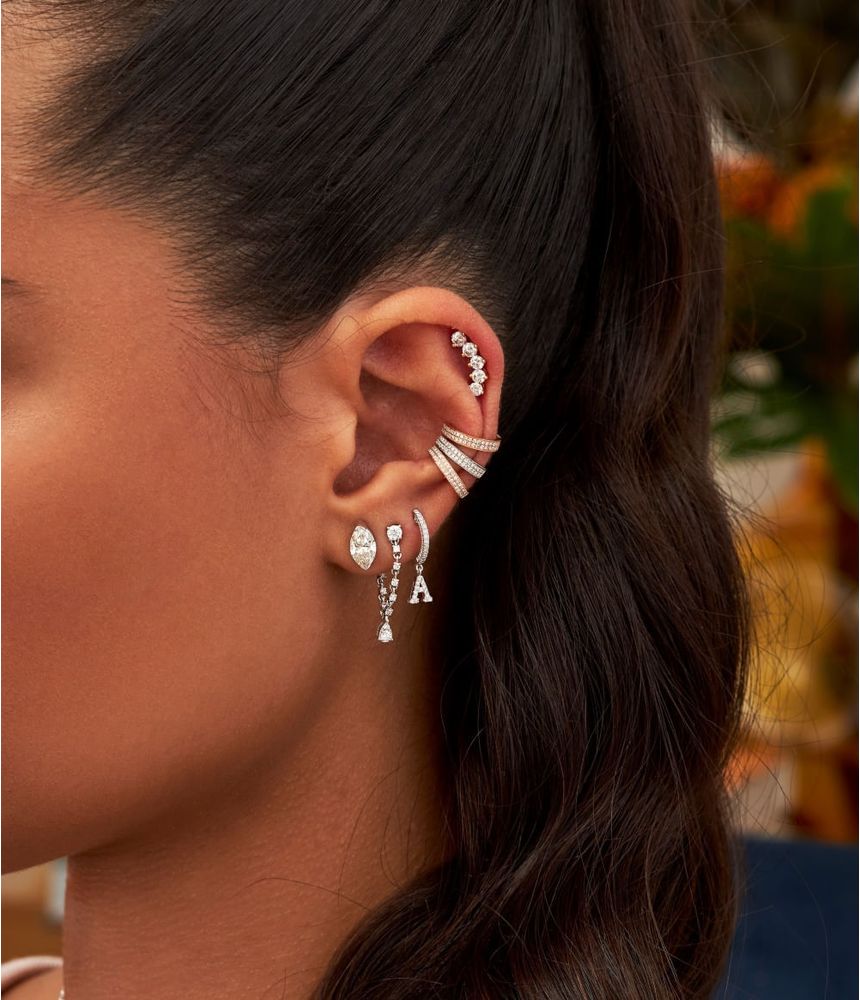 piercing-helix-ouro-amarelo-de-diamantes-brilhantes