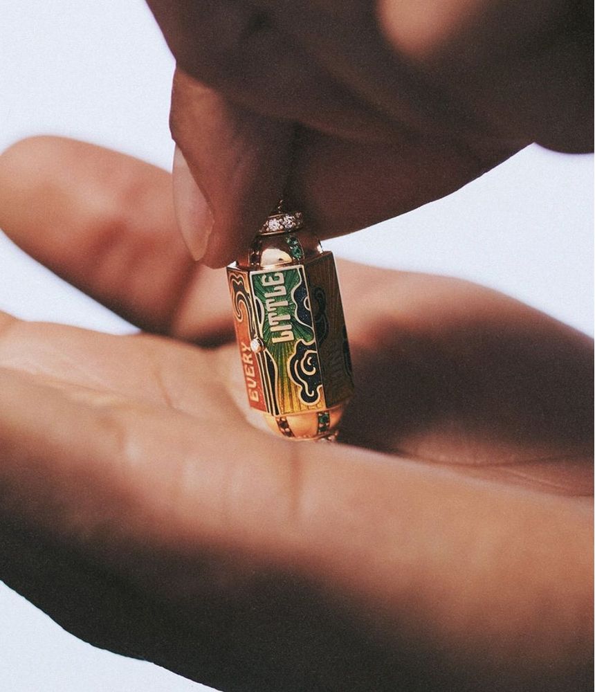 Colar_Marie_Lichtenberg_blunt_box_locket_com_ourorosa_1