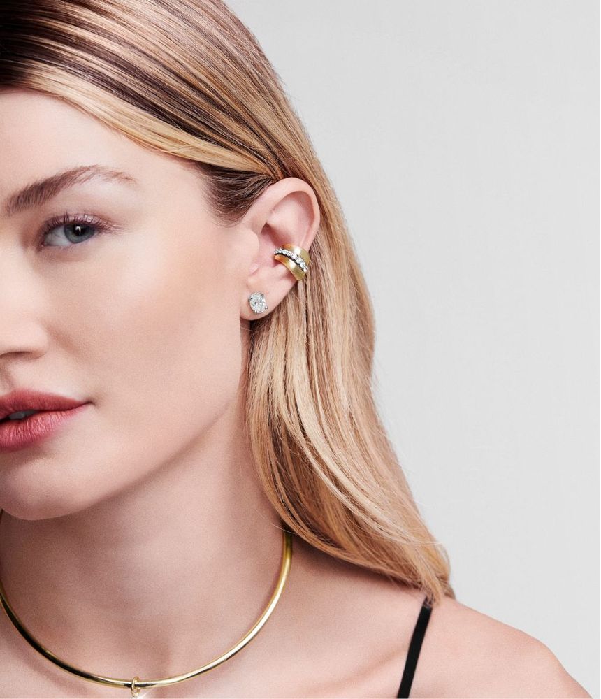 Piercing-de-encaixe-Yeprem-whisper-de-ouro-com-brilhantes