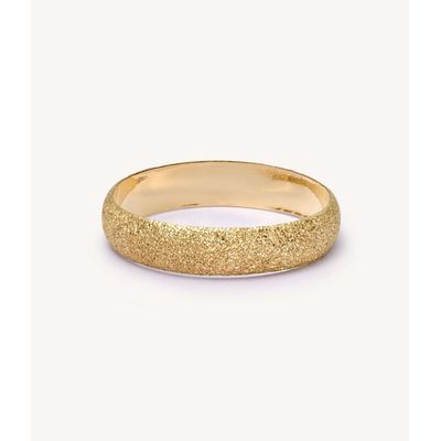 Carolina-Bucci-Florentine-Finish-Flat-Ring-Yellow-Gold_an200129_1