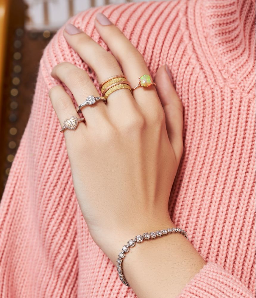 anel-alianca-de-ouro-diamantado-carolina-bucci