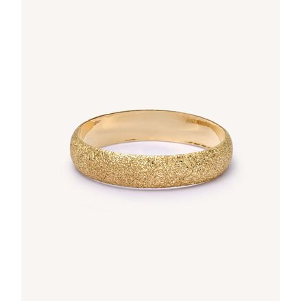 Carolina-Bucci-Florentine-Finish-Flat-Ring-Yellow-Gold_an200129_1
