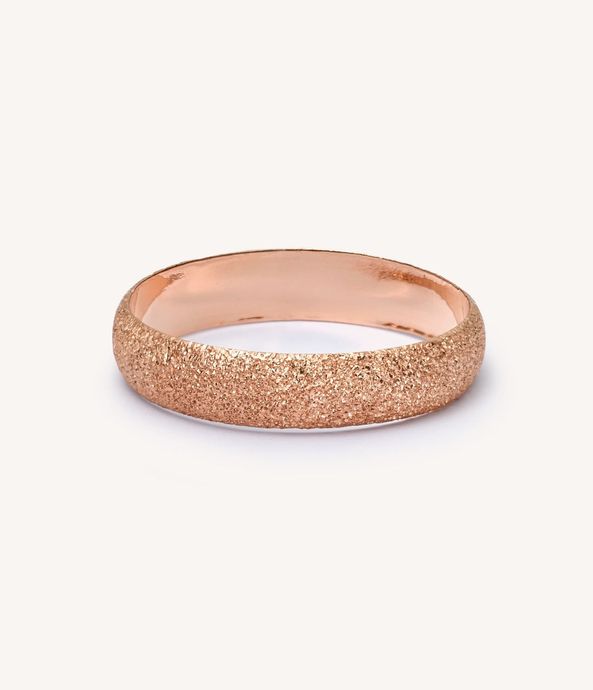 Carolina-Bucci-Florentine-Finish-Flat-Ring-Pink-Gold_an300044_1