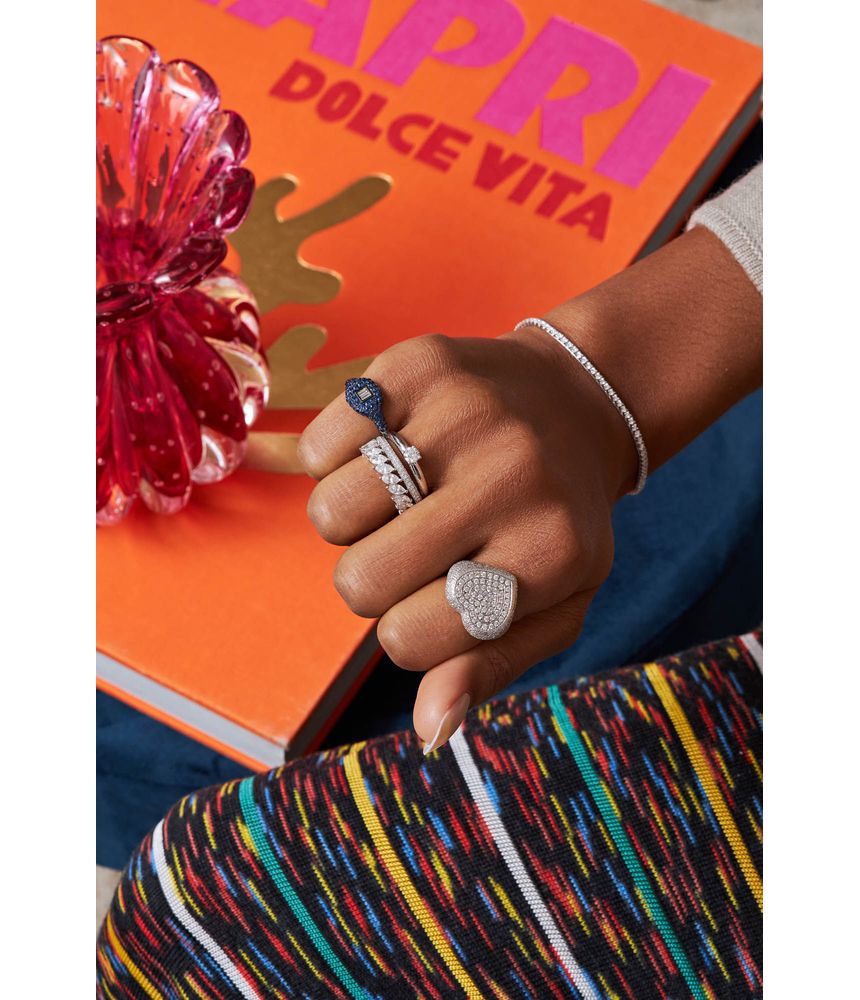 Anel-Carolina-Bucci-Heart-em-ouro-com-diamantes