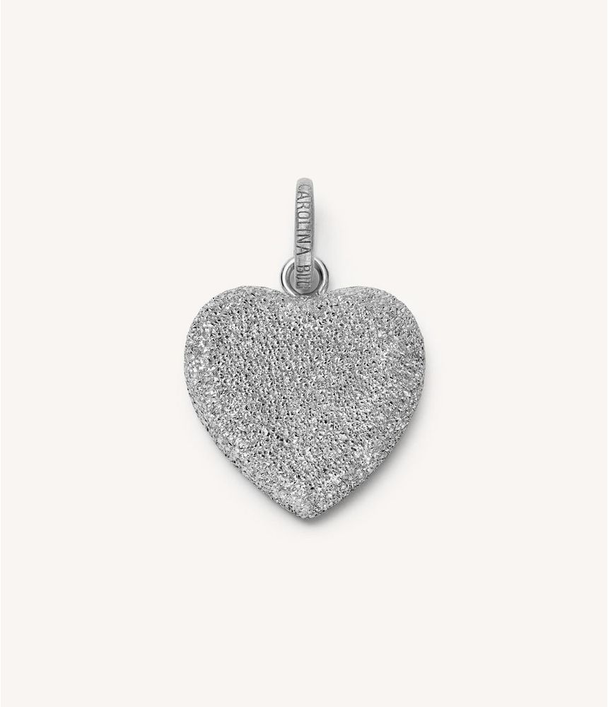 Carolina-Bucci-Small-Cuore-Pendant-Florentine-Finish-White-Gold_bq100059_1