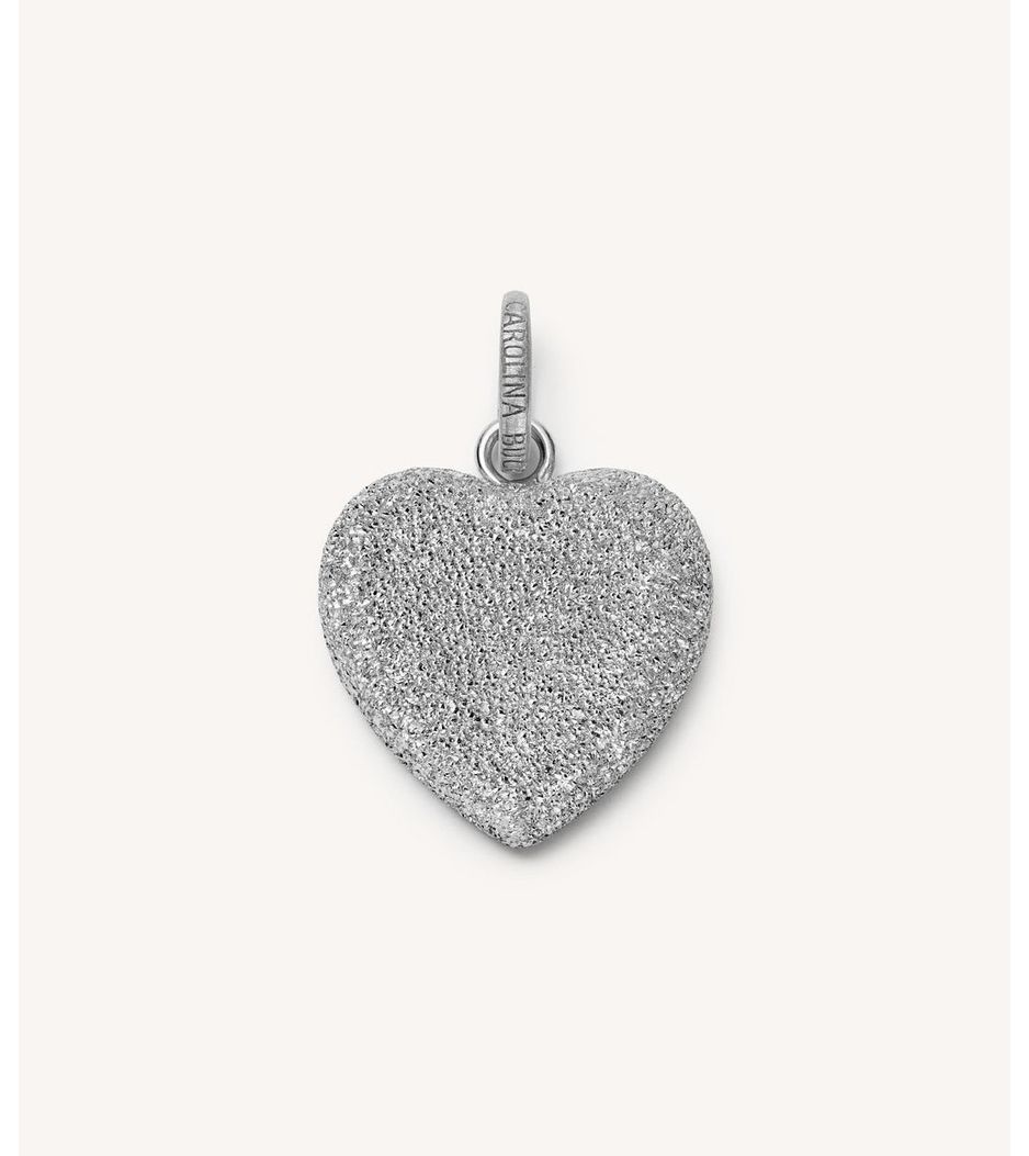 Carolina-Bucci-Small-Cuore-Pendant-Florentine-Finish-White-Gold_bq100059_1
