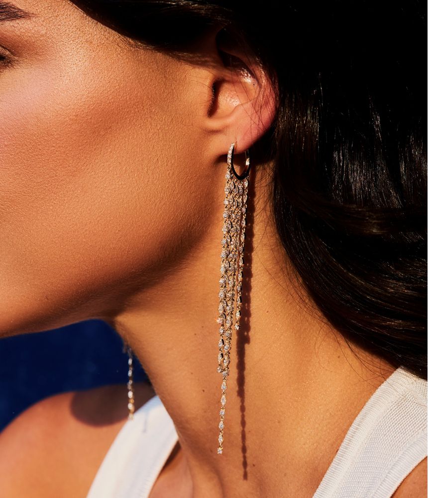 brinco-longo-festa-de-ouro-com-diamantes