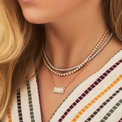 Colar-pendente-love-de-ouro-com-diamantes