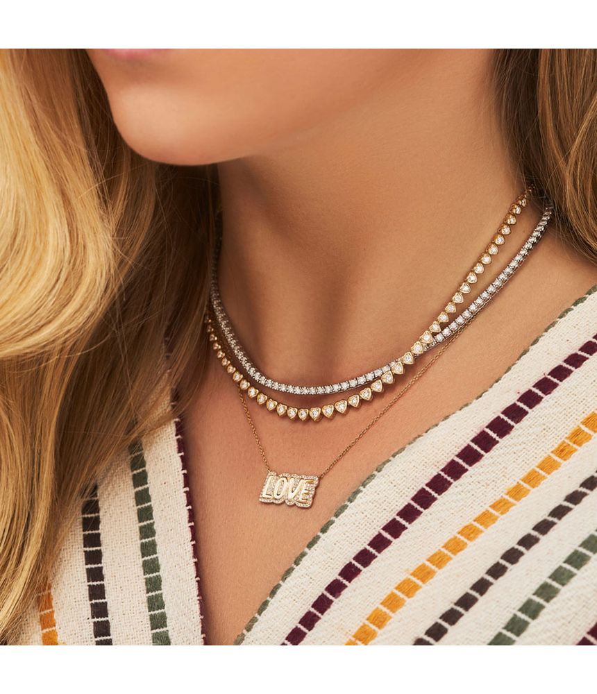 Colar-pendente-love-de-ouro-com-diamantes