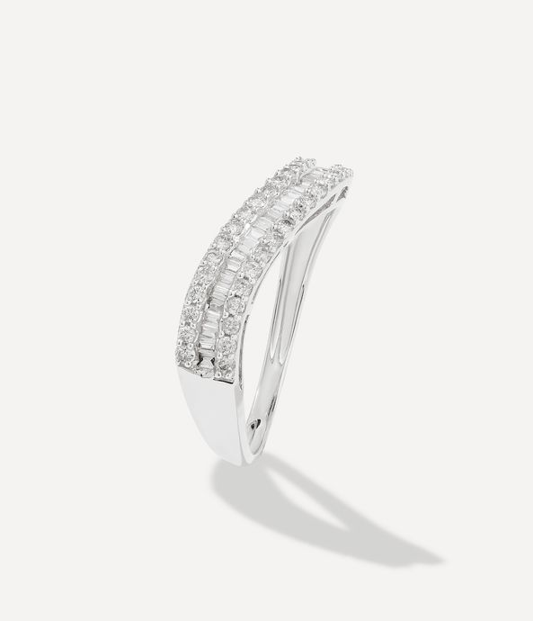 diamond-pinky-ringAN100768_1