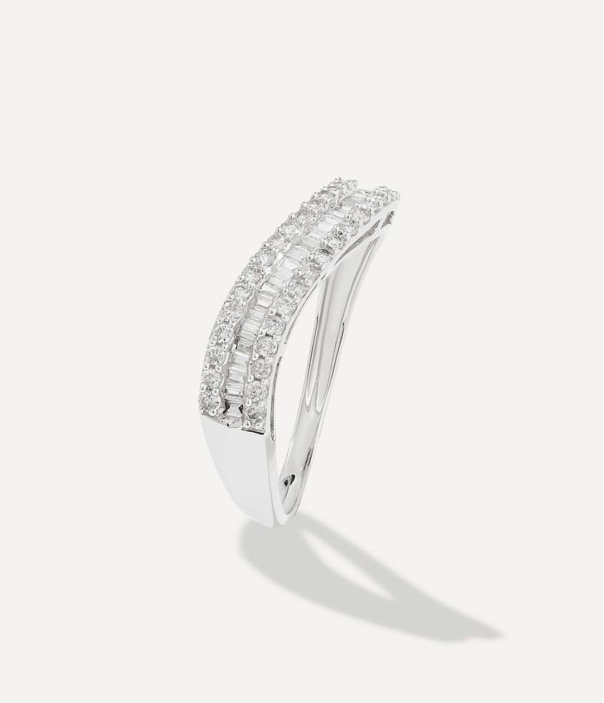 diamond-pinky-ringAN100768_1